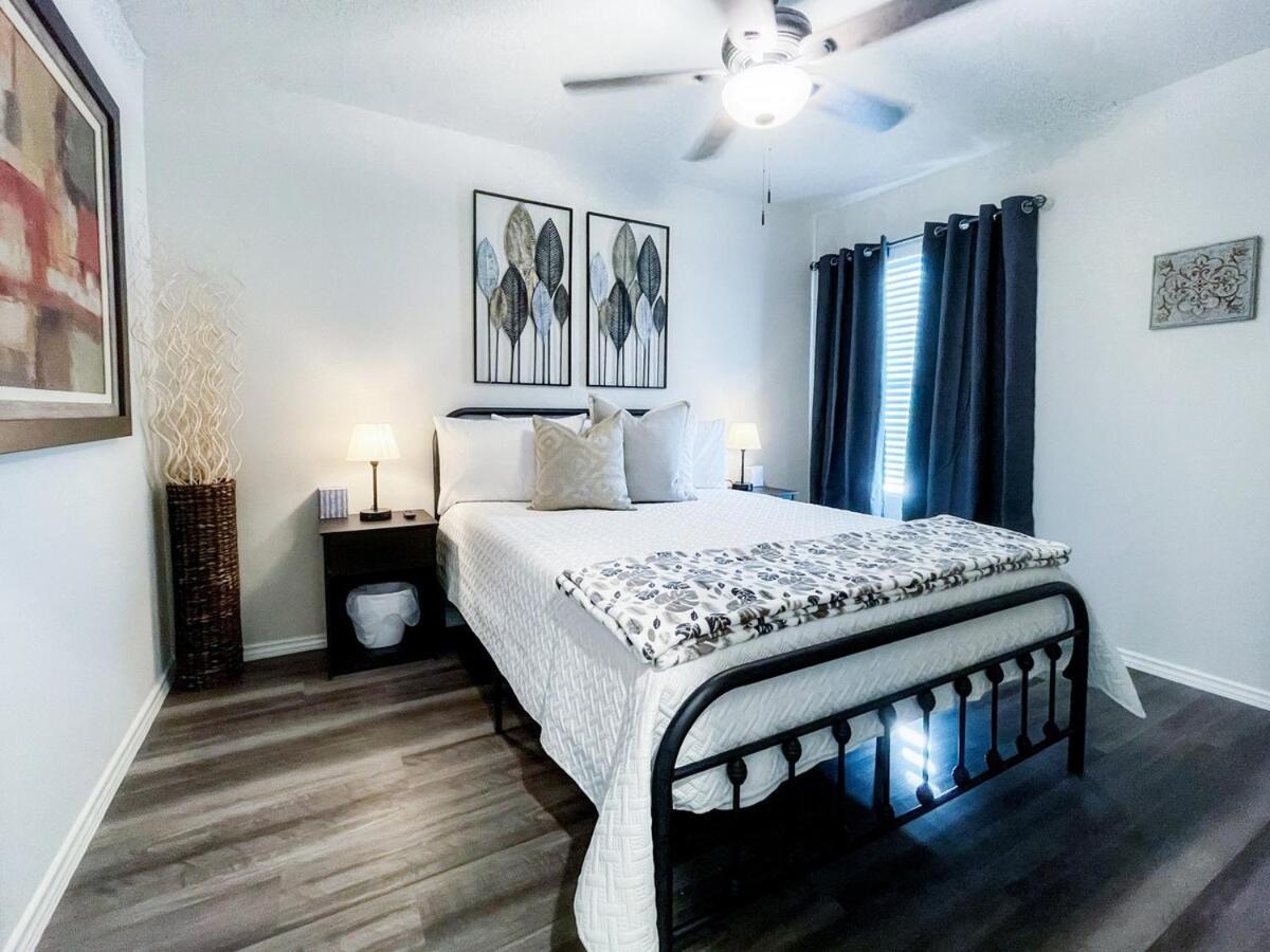 Family Cozy Family Gem Near Seaworld Lackland Holiday home *