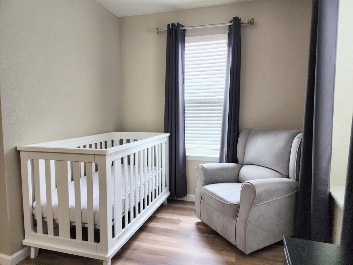 Family Relaxing & Bright Family Gem Mins From Downtown San Antonio