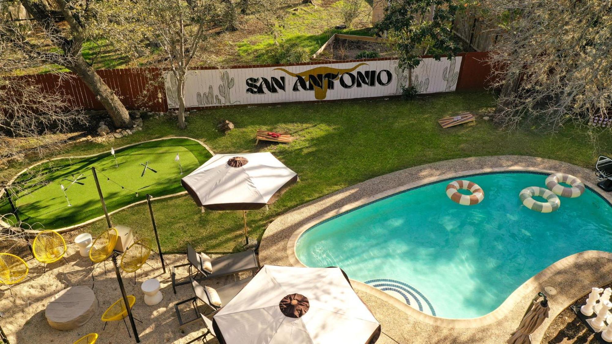 Holiday home Texas Oasis - Pool Games Hot Tub & Family Fun *