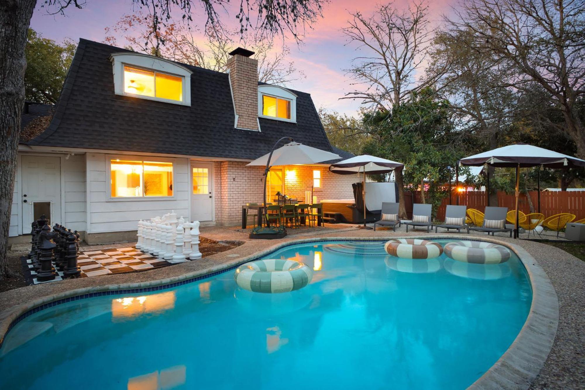 Texas Oasis - Pool Games Hot Tub & Family Fun *