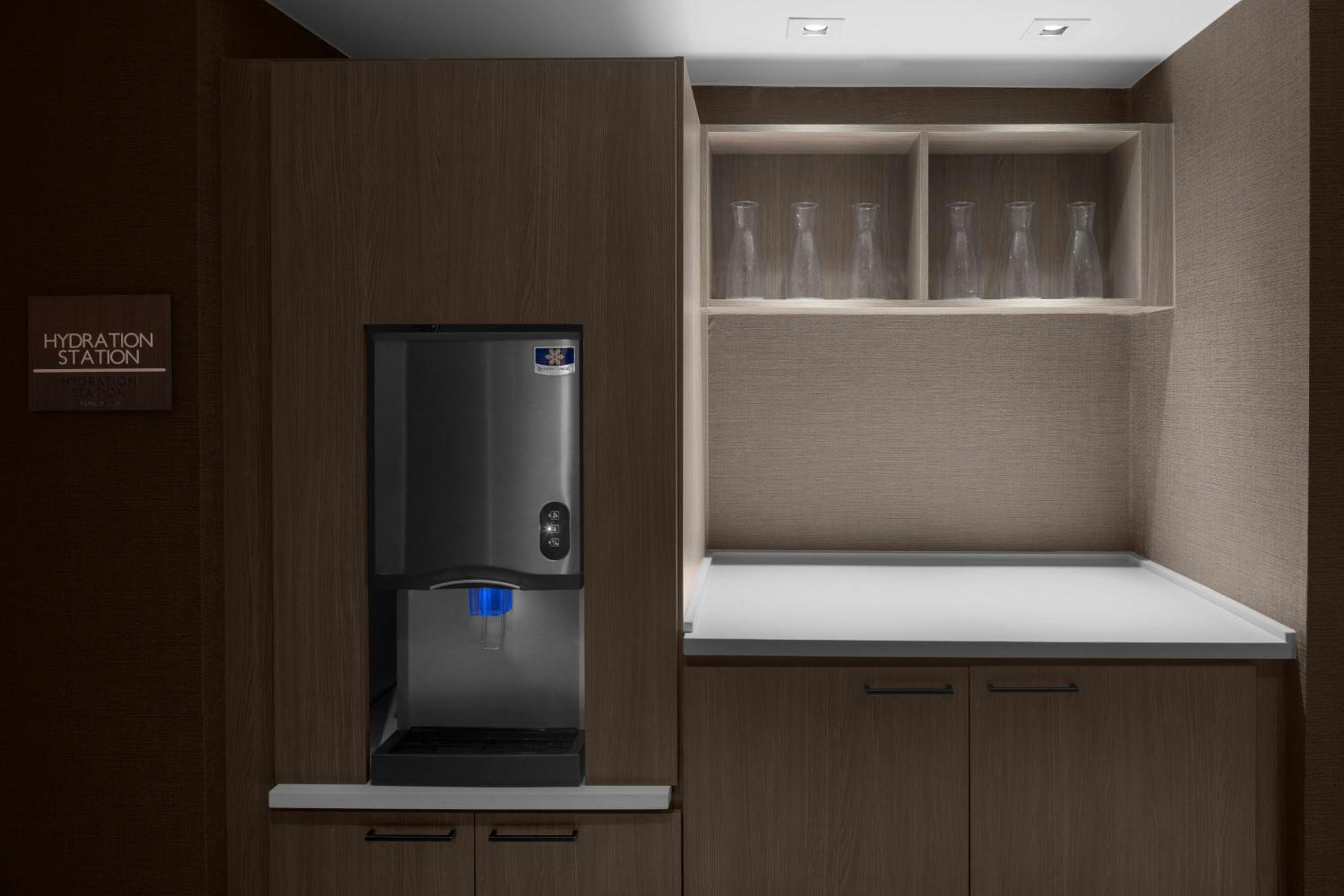 Hotel Ac By Marriott Riverwalk 3*