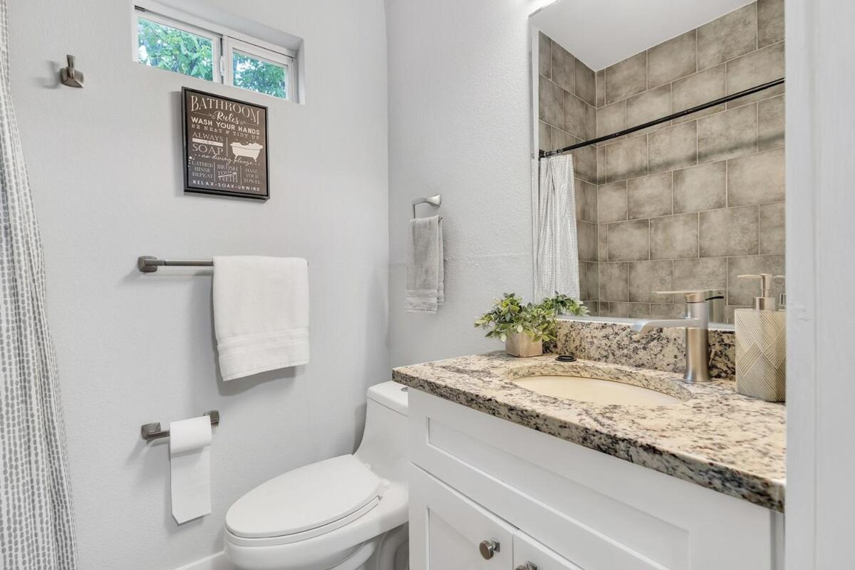 Holiday home Charming Downtown Sa With Pool And Hot Tub *
