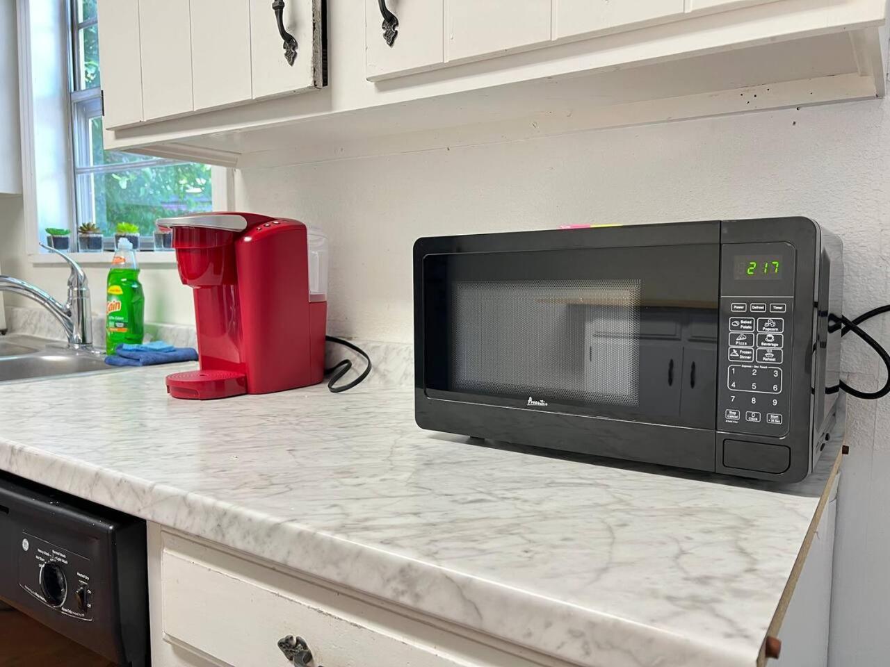 Holiday home Charming Near Convention Center In Shared San Antonio