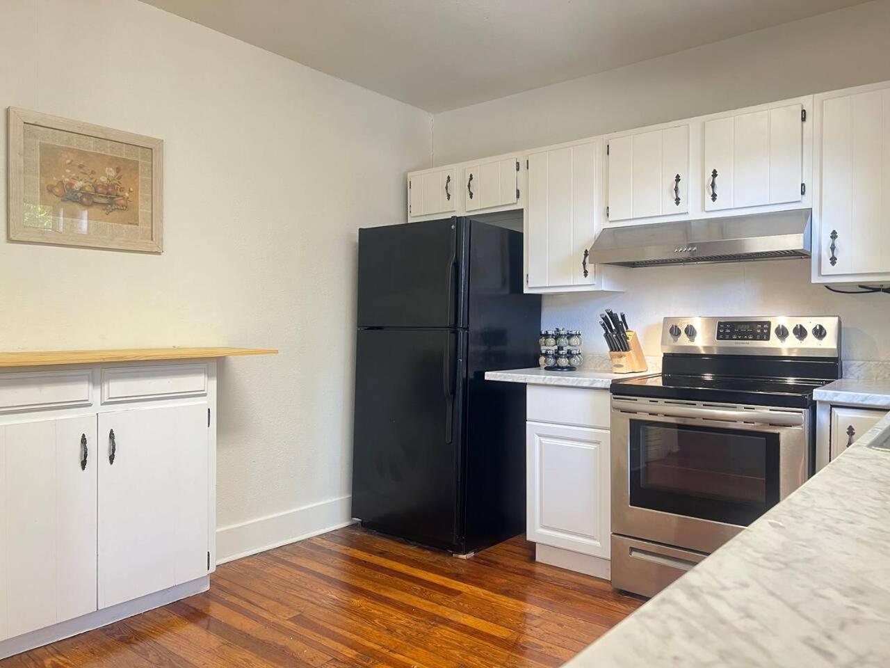 Charming Near Convention Center In Shared
