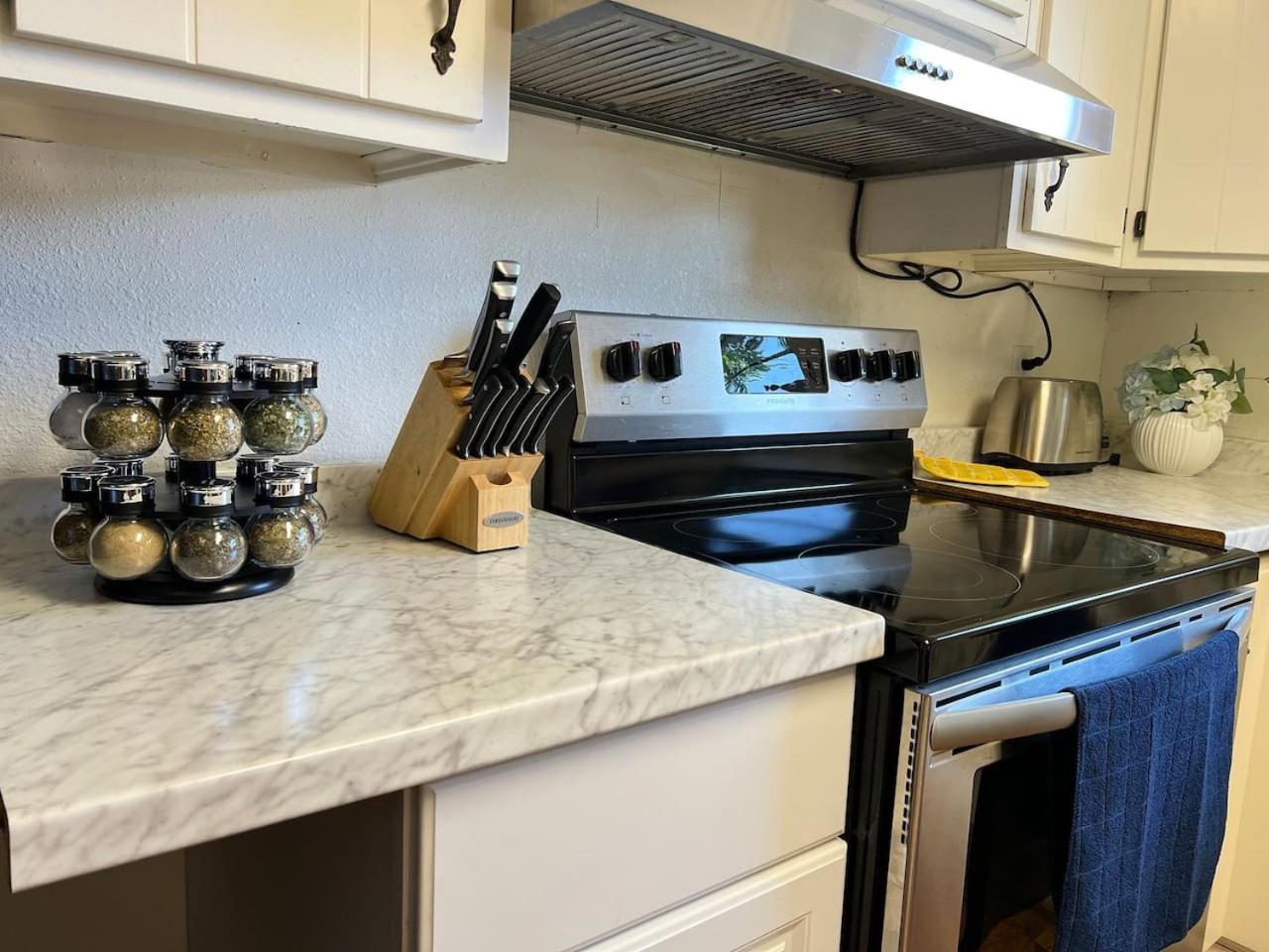 Holiday home Charming Near Convention Center In Shared
