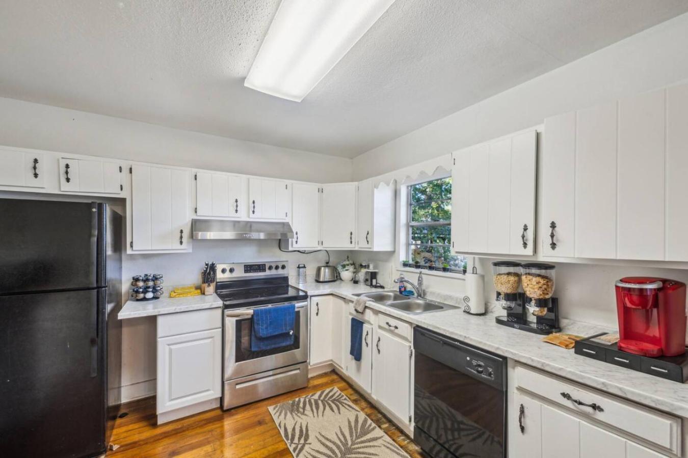 Charming Near Convention Center In Shared San Antonio