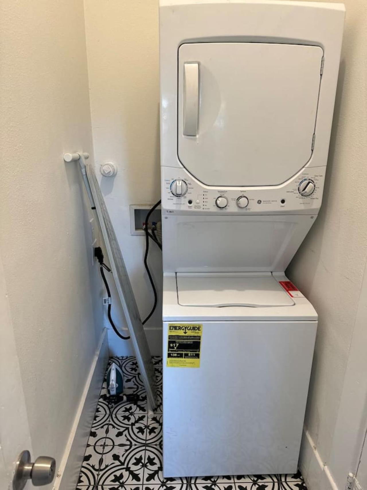 Charming Near Convention Center In Shared Holiday home *