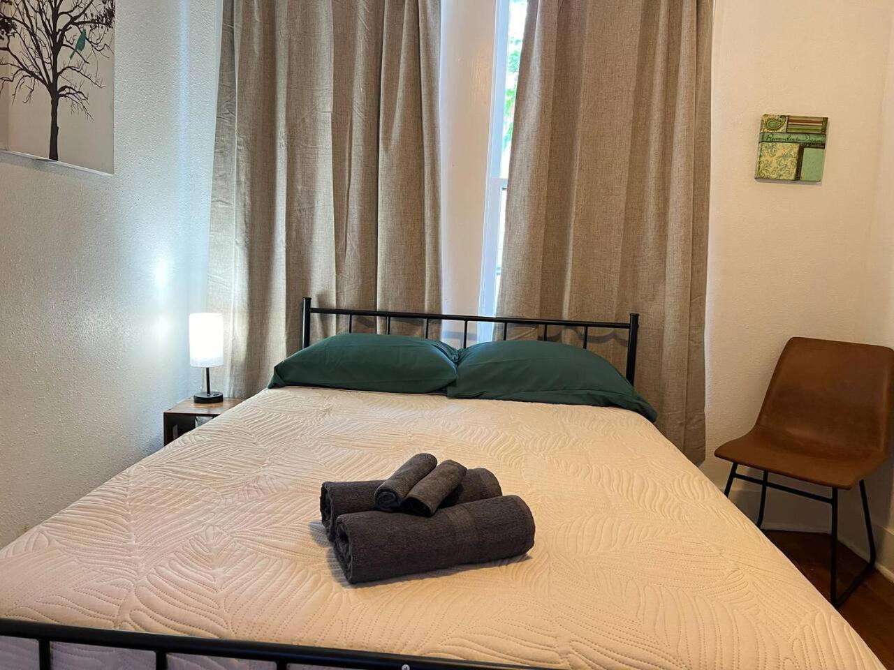 Charming Near Convention Center In Shared *