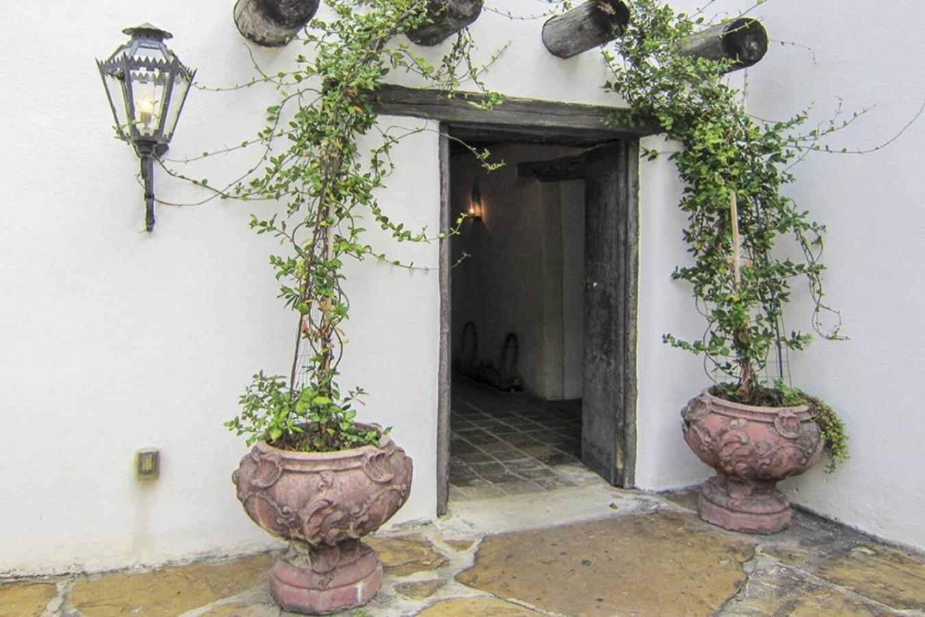Beautiful Private In Shared - Near Frost Bank Center