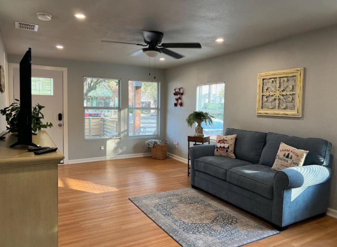 Beautiful Private In Shared - Near Frost Bank Center Holiday home San Antonio