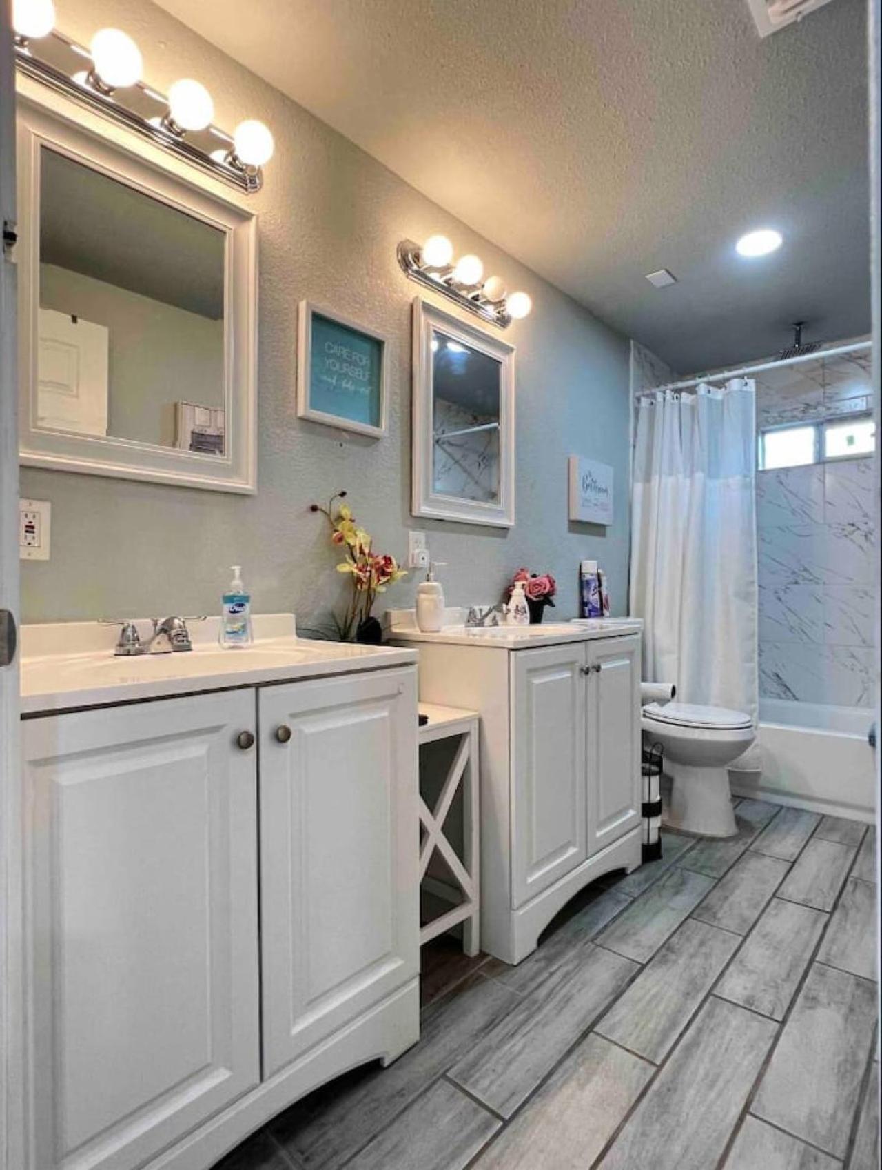 Holiday home Beautiful Private In Shared - Near Frost Bank Center San Antonio