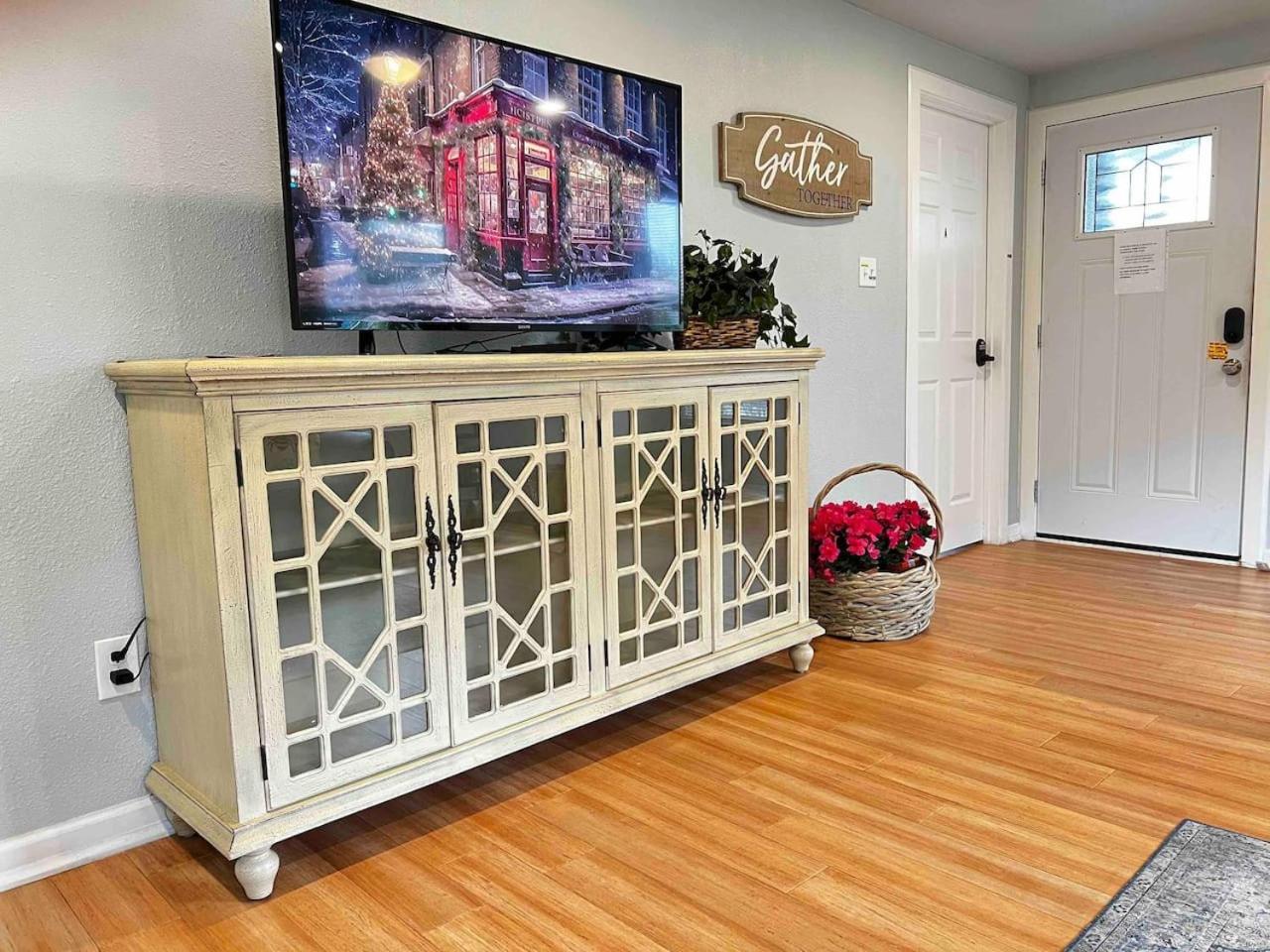 Holiday home Beautiful Private In Shared - Near Frost Bank Center