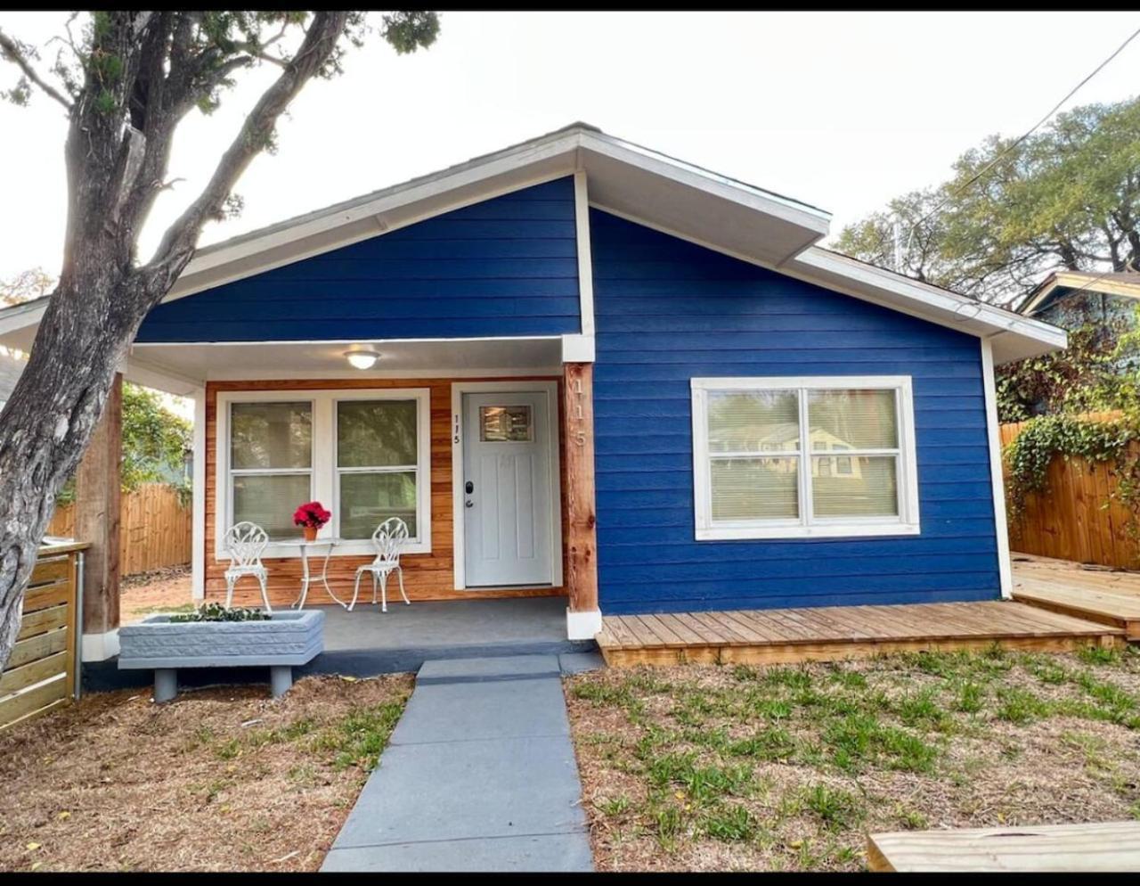 Holiday home Beautiful Private In Shared - Near Frost Bank Center