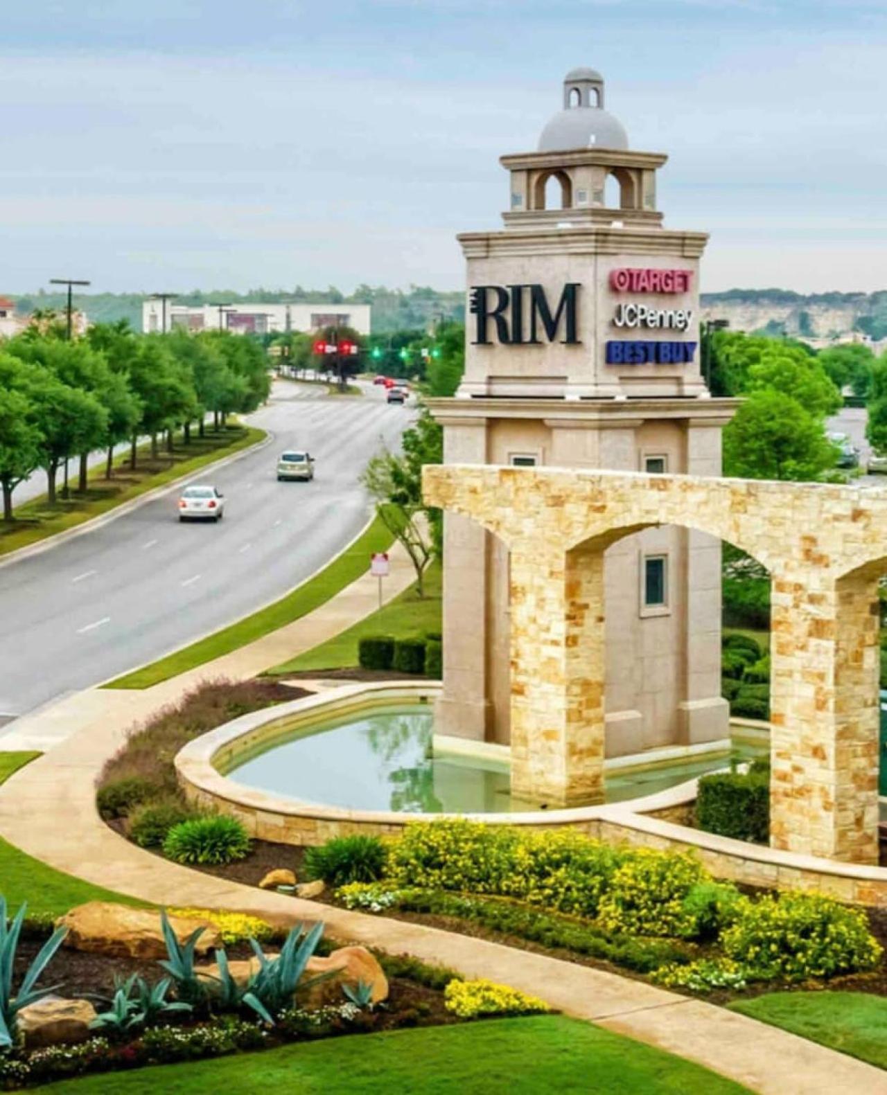 Holiday home Comfy Big Private In Shared Home- 2miles Alamodome San Antonio