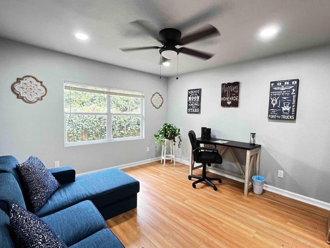 Comfy Big Private In Shared Home- 2miles Alamodome Holiday home *