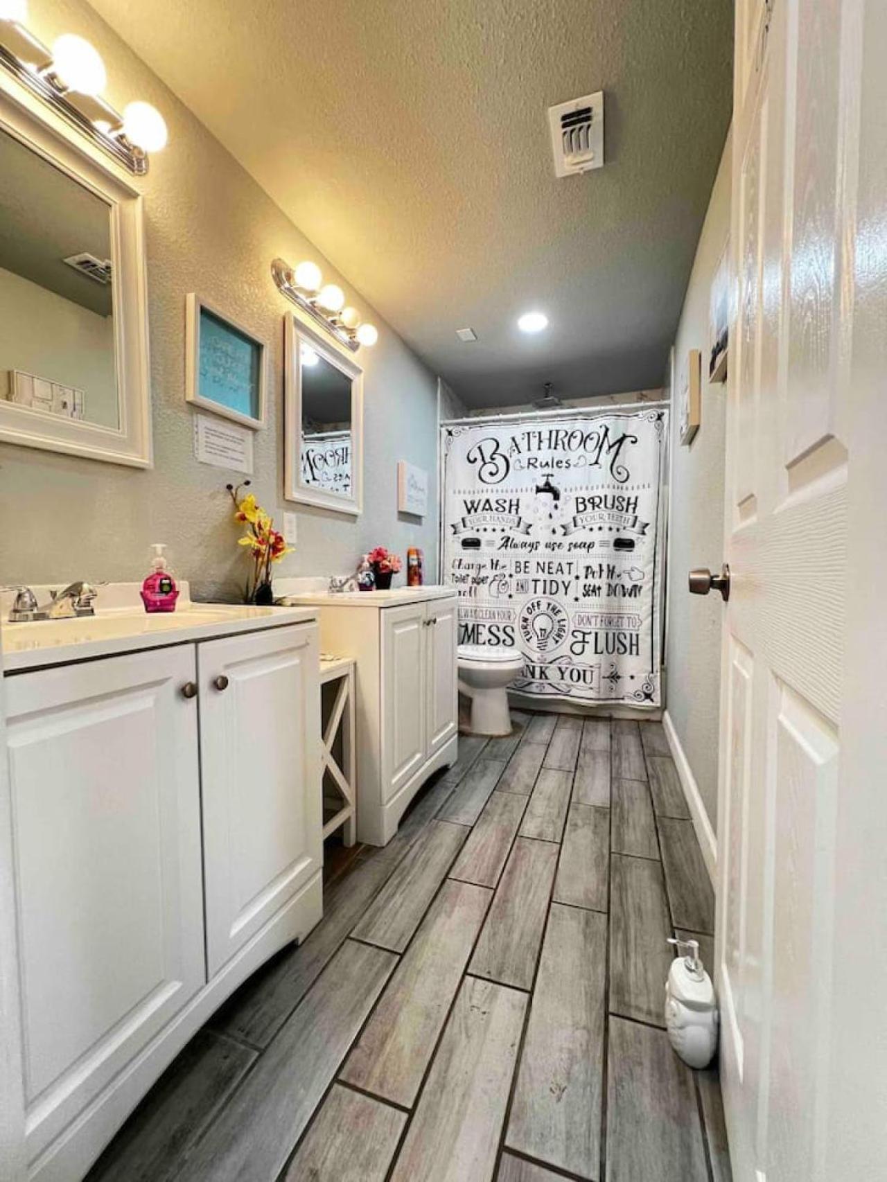 Comfy Big Private In Shared Home- 2miles Alamodome *