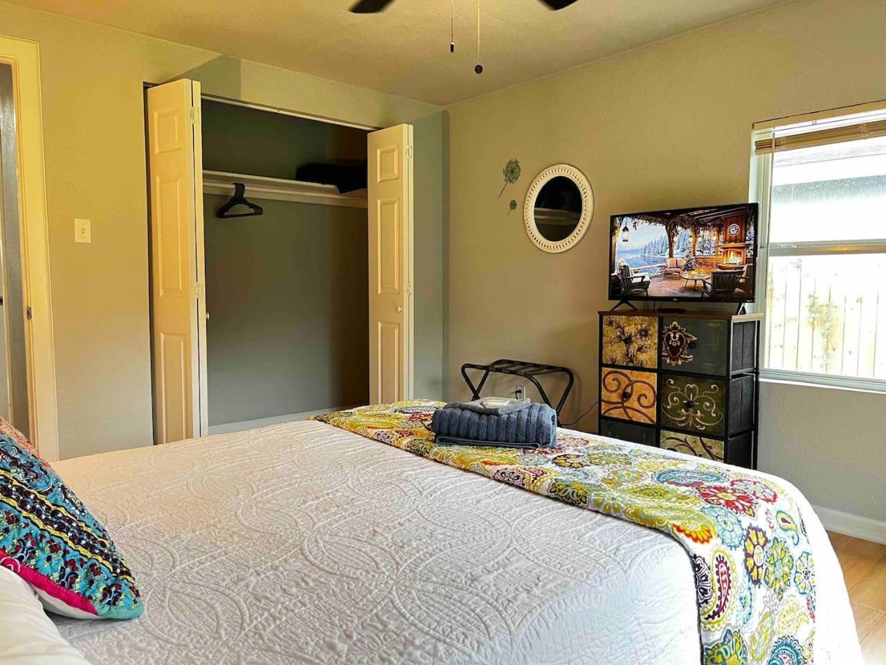 Holiday home Comfy Big Private In Shared Home- 2miles Alamodome *