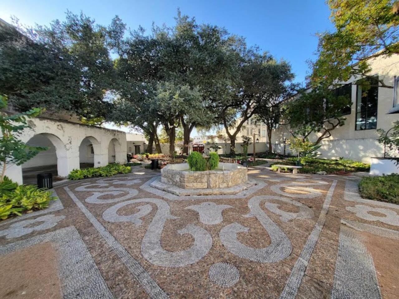 Spacious In Shared 9 Min To Convention Center *