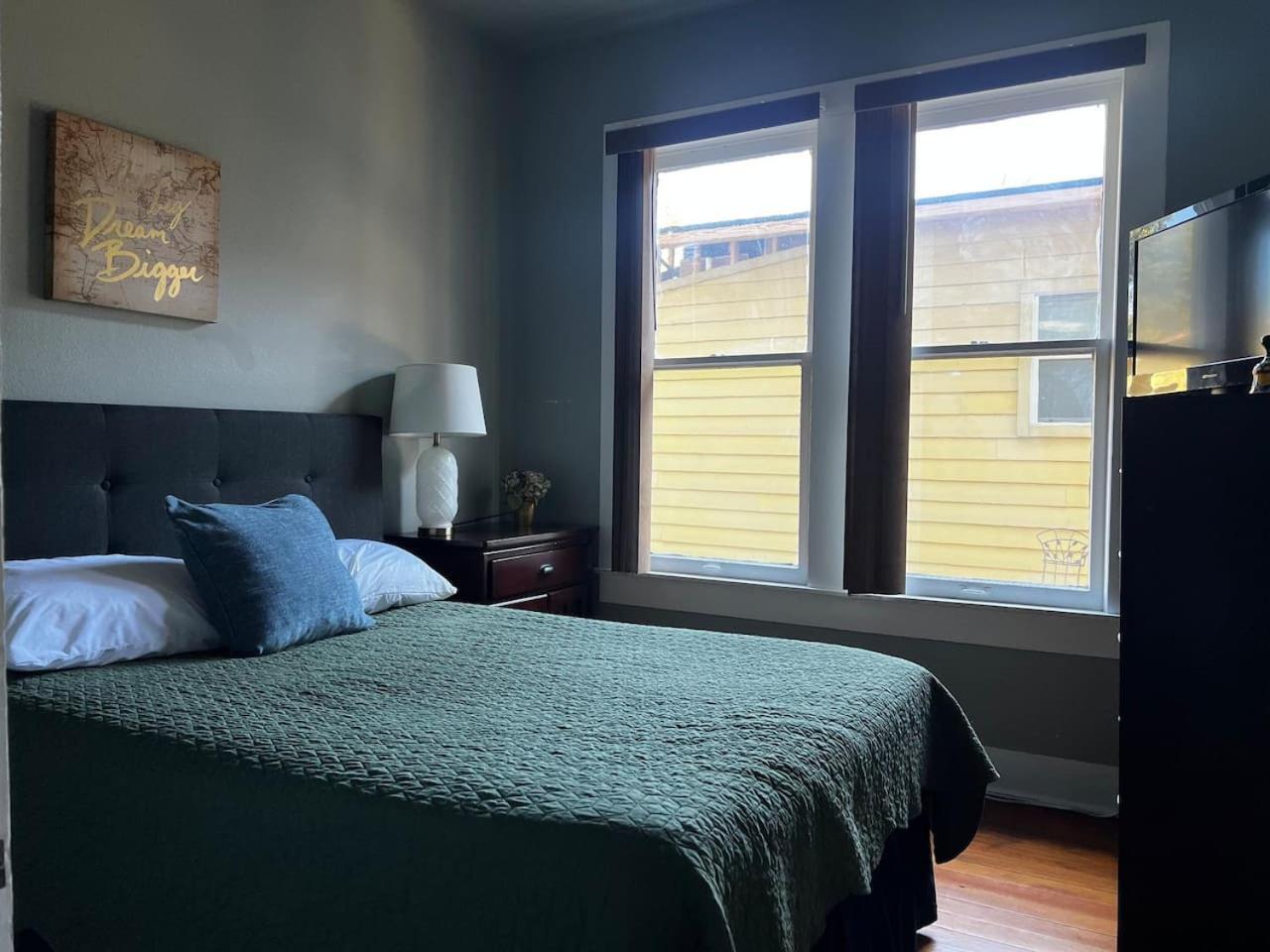 Spacious In Shared 9 Min To Convention Center * San Antonio