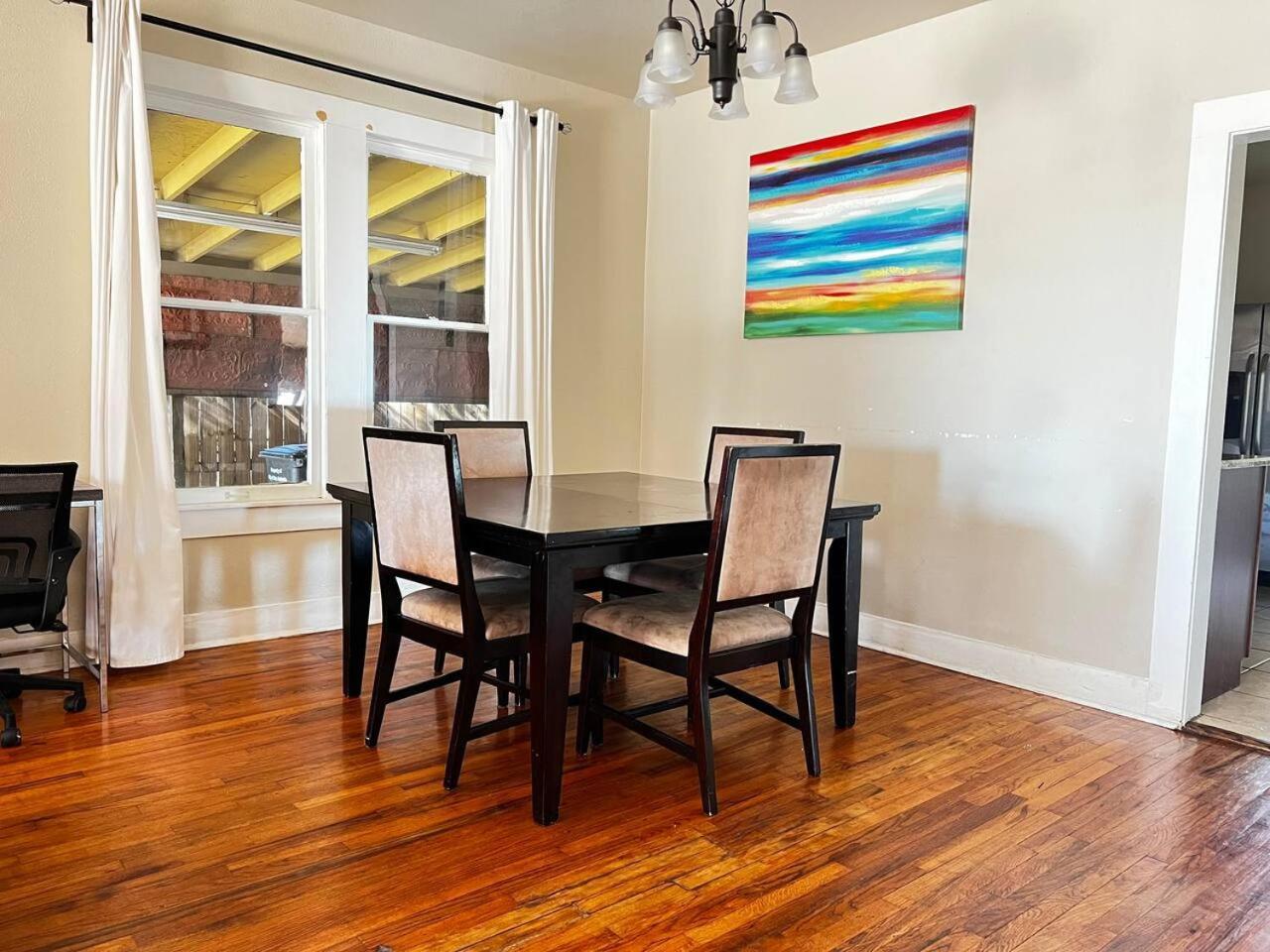 Spacious In Shared 9 Min To Convention Center *