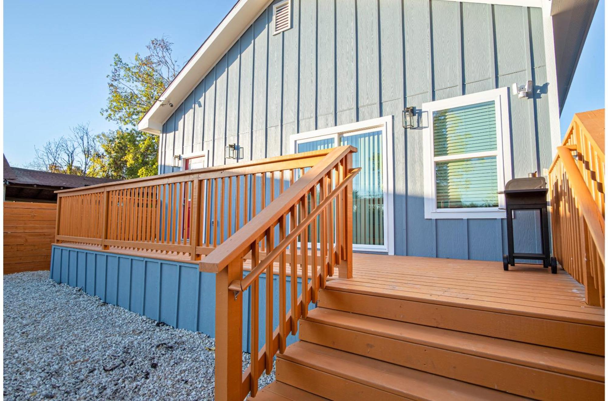 Stylish 3br2ba Urban Retreat Near Lively Downtown Holiday home *