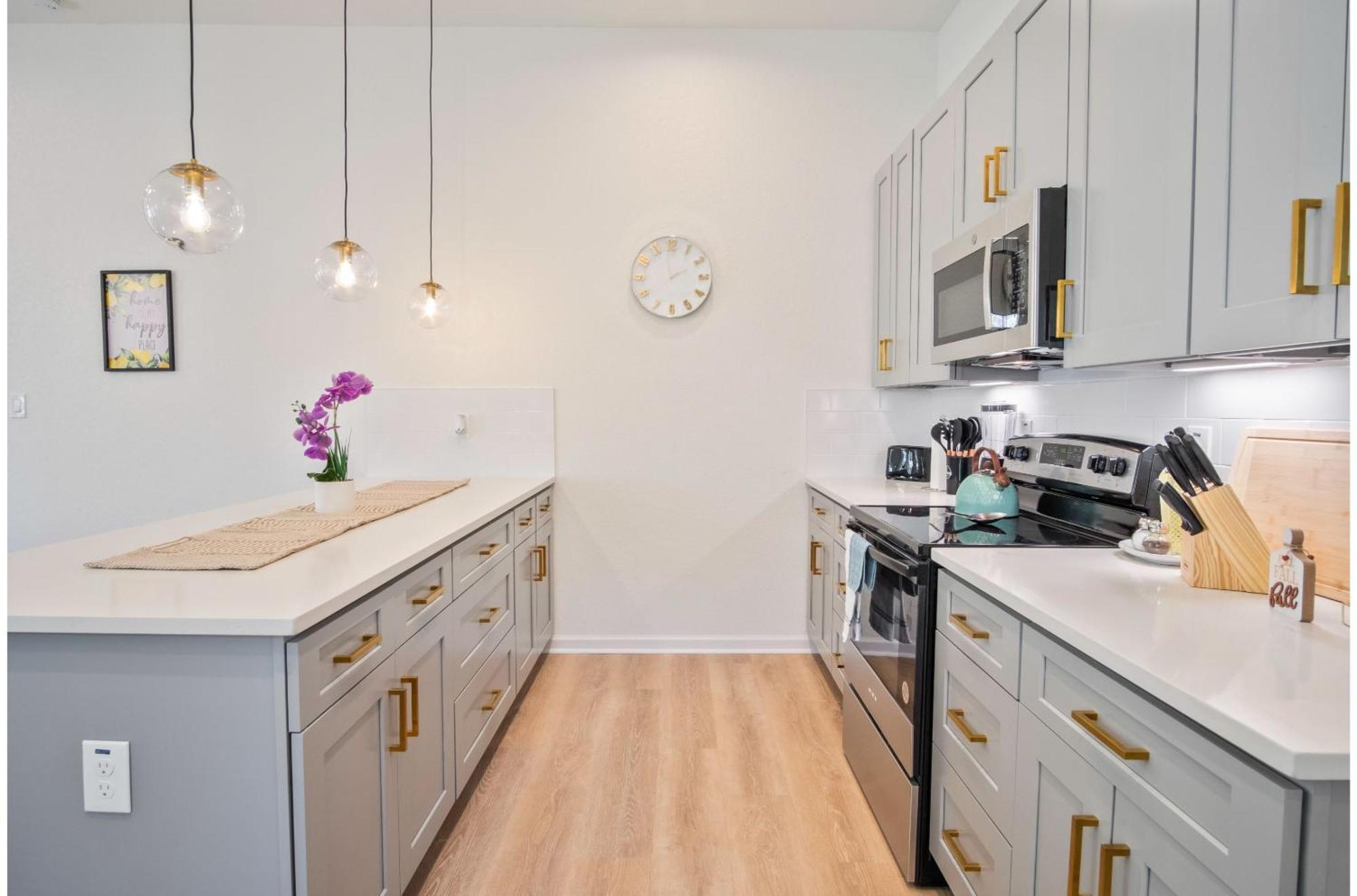 Stylish 3br2ba Urban Retreat Near Lively Downtown Holiday home