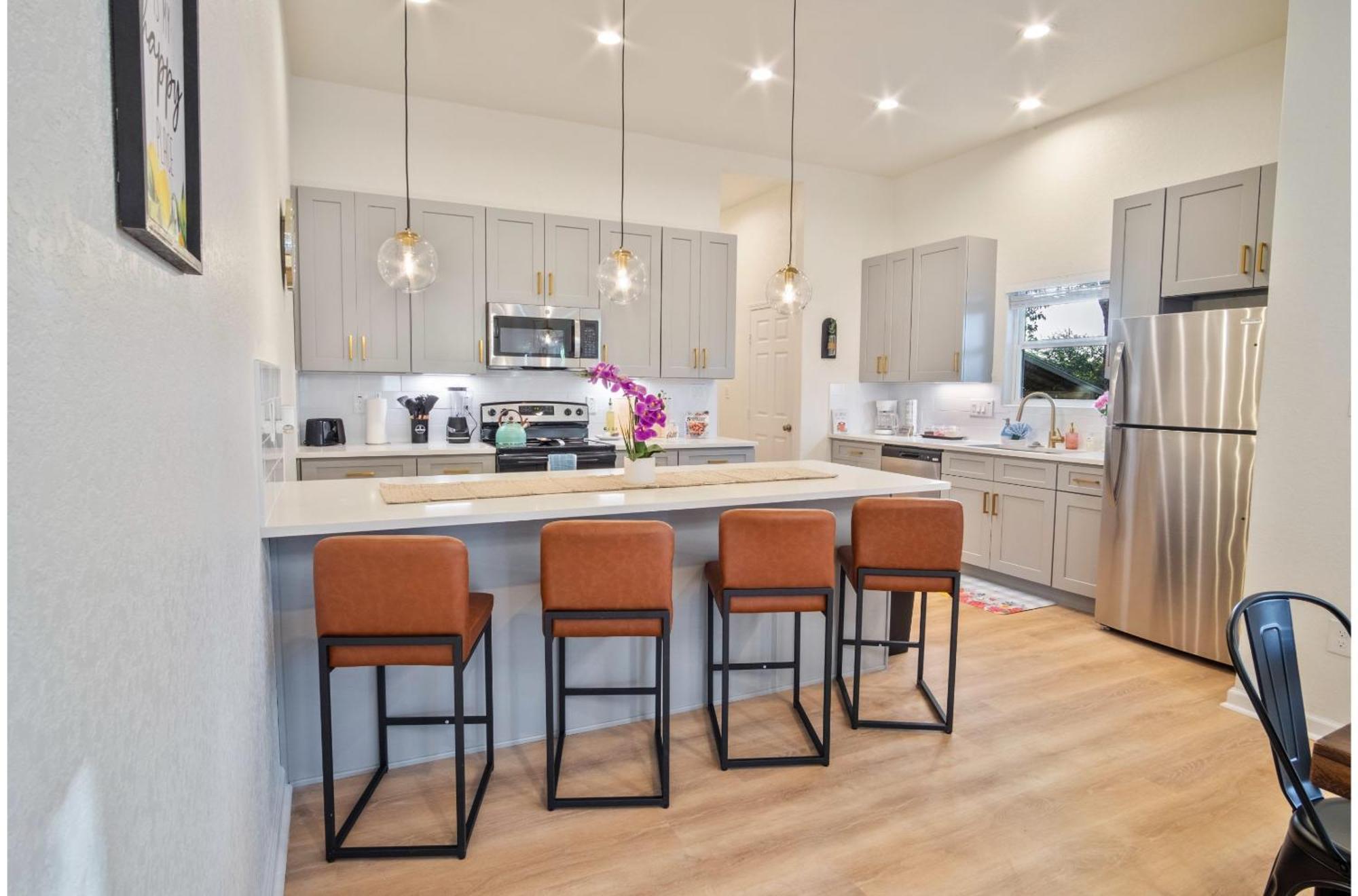 Stylish 3br2ba Urban Retreat Near Lively Downtown San Antonio