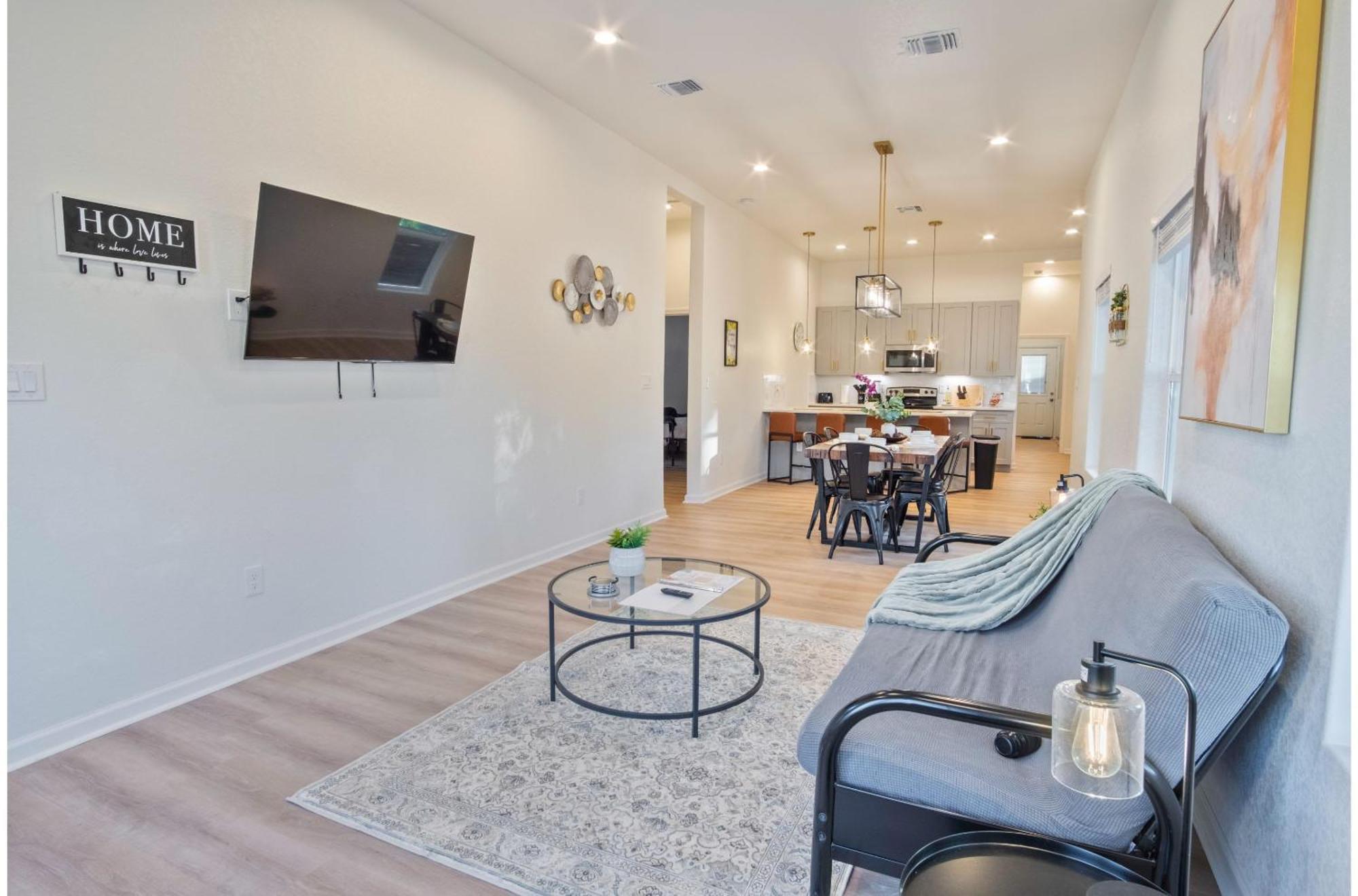 Stylish 3br2ba Urban Retreat Near Lively Downtown Holiday home San Antonio