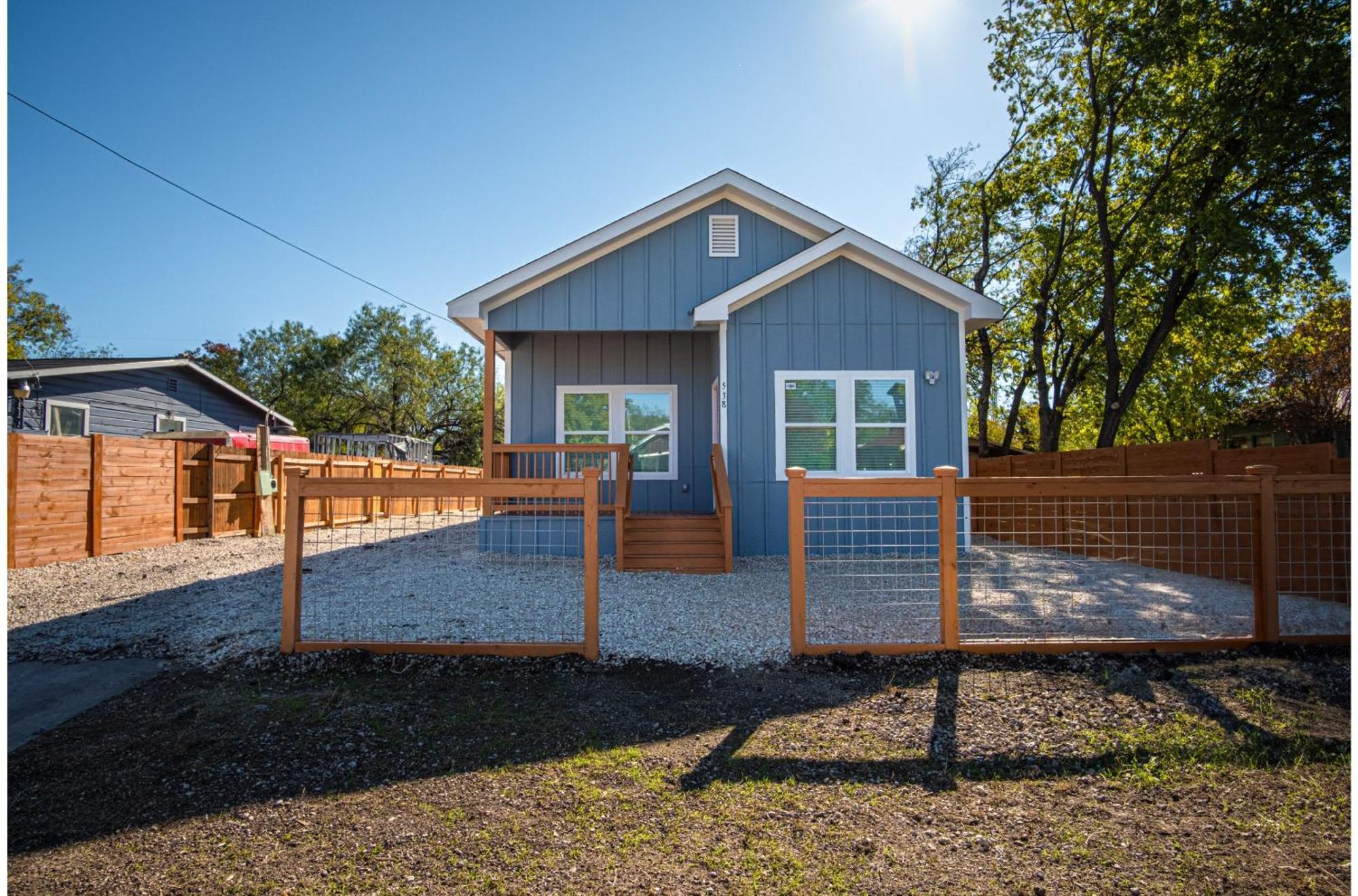 Stylish 3br2ba Urban Retreat Near Lively Downtown San Antonio