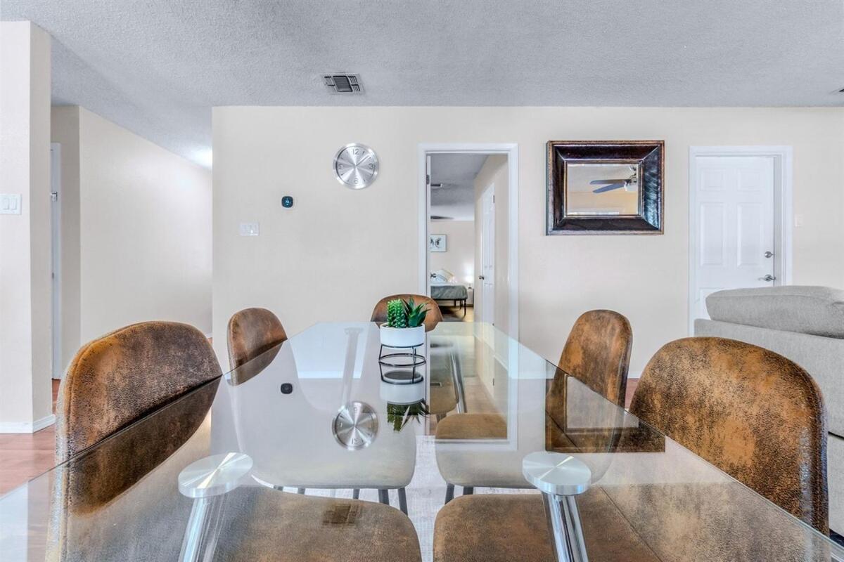 Aloha 4br Private Pool Tiki Bar & Game Lounge! *