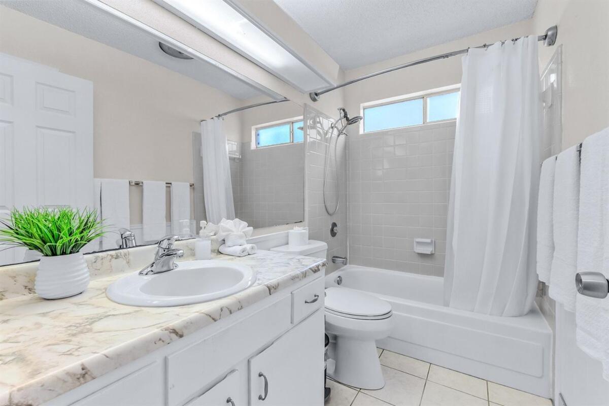 Aloha 4br Private Pool Tiki Bar & Game Lounge! Holiday home San Antonio