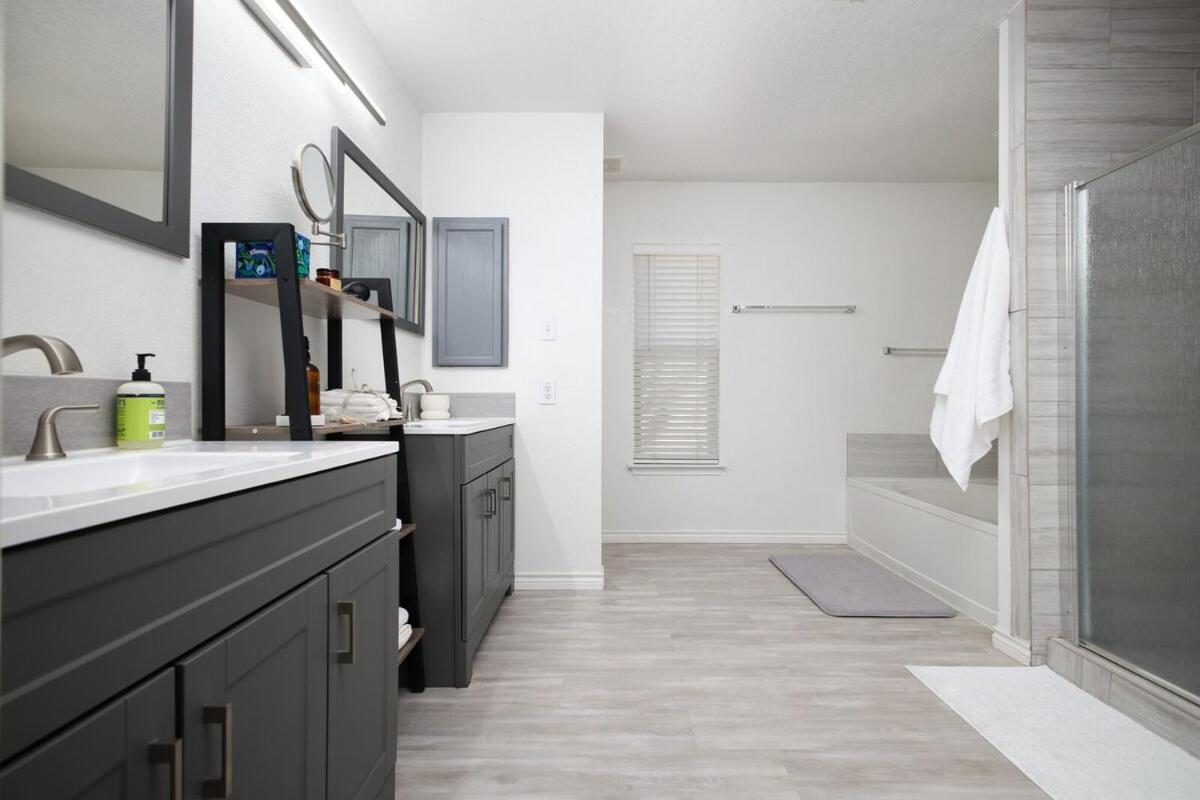Stone Oak Retreat Hot Tub & Plunge Pool