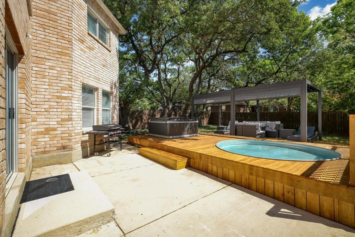 Stone Oak Retreat Hot Tub & Plunge Pool San Antonio