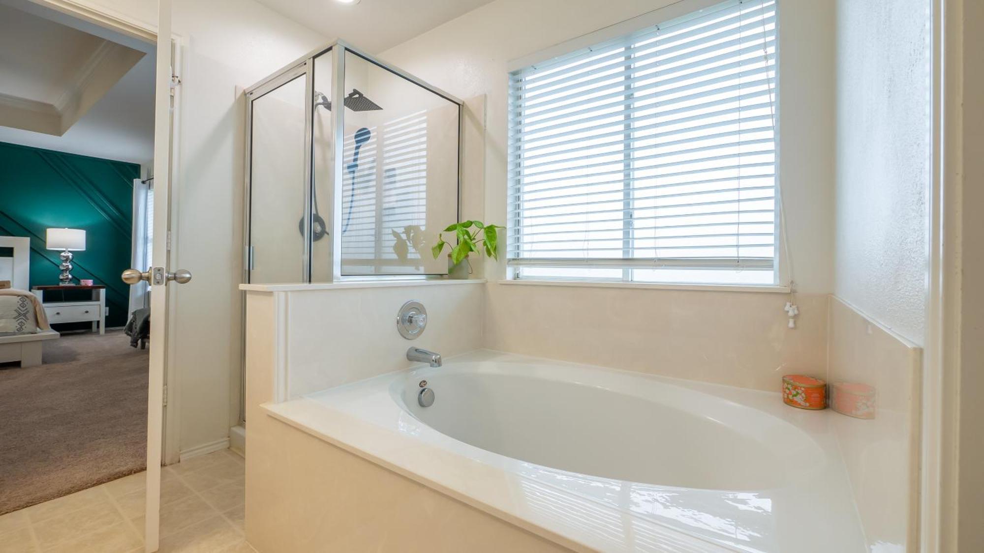 Lux & Spacious, Hillside, Accessibility Friendly * San Antonio