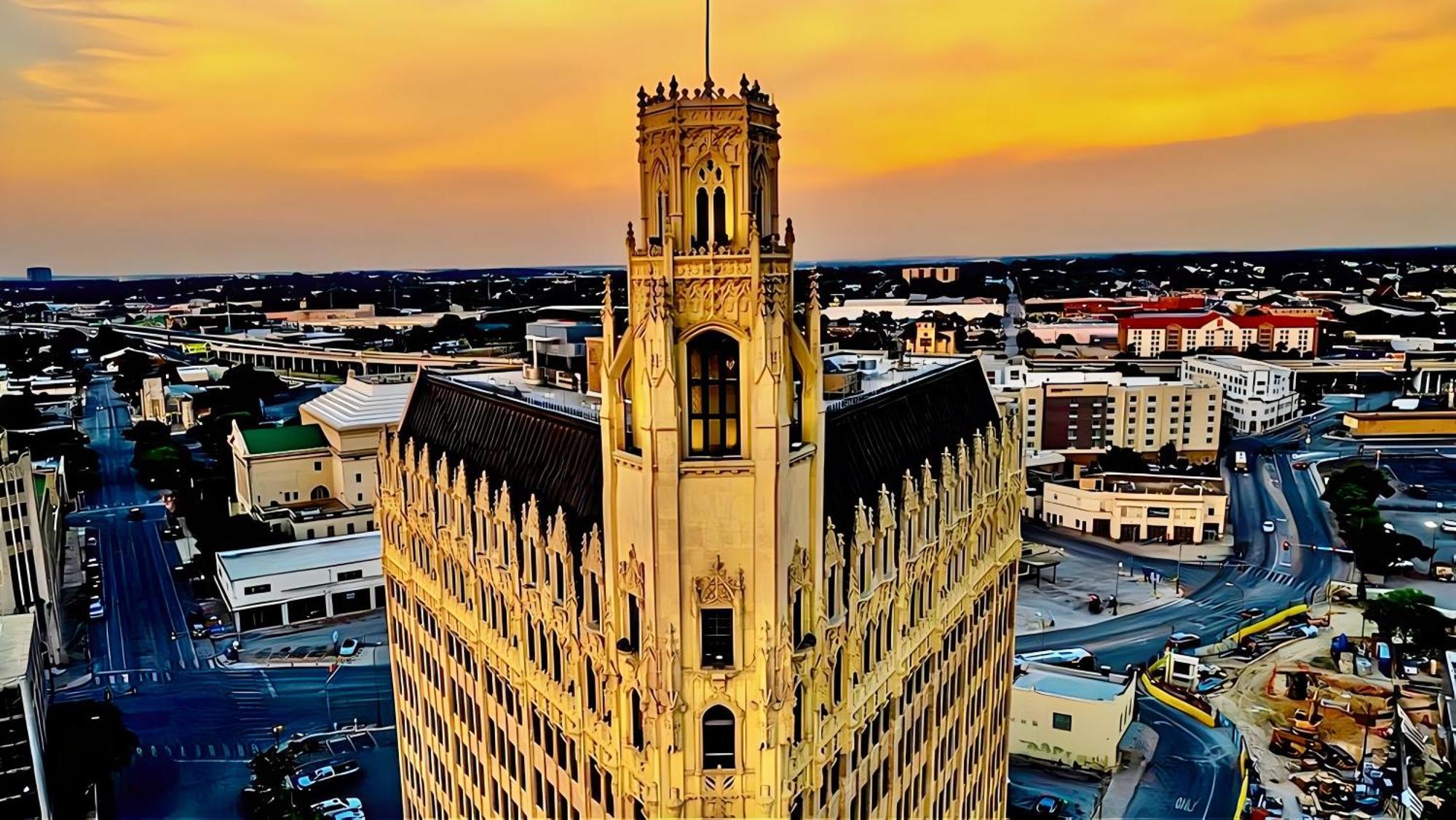 Hotel The Emily Morgan - A Doubletree By Hilton 4*