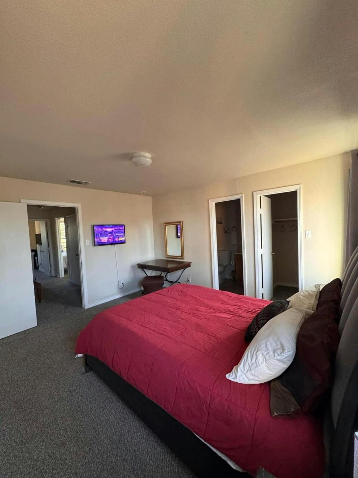 King's Camp 3 Bed 2 Bath Seaworld And Medical Holiday home *