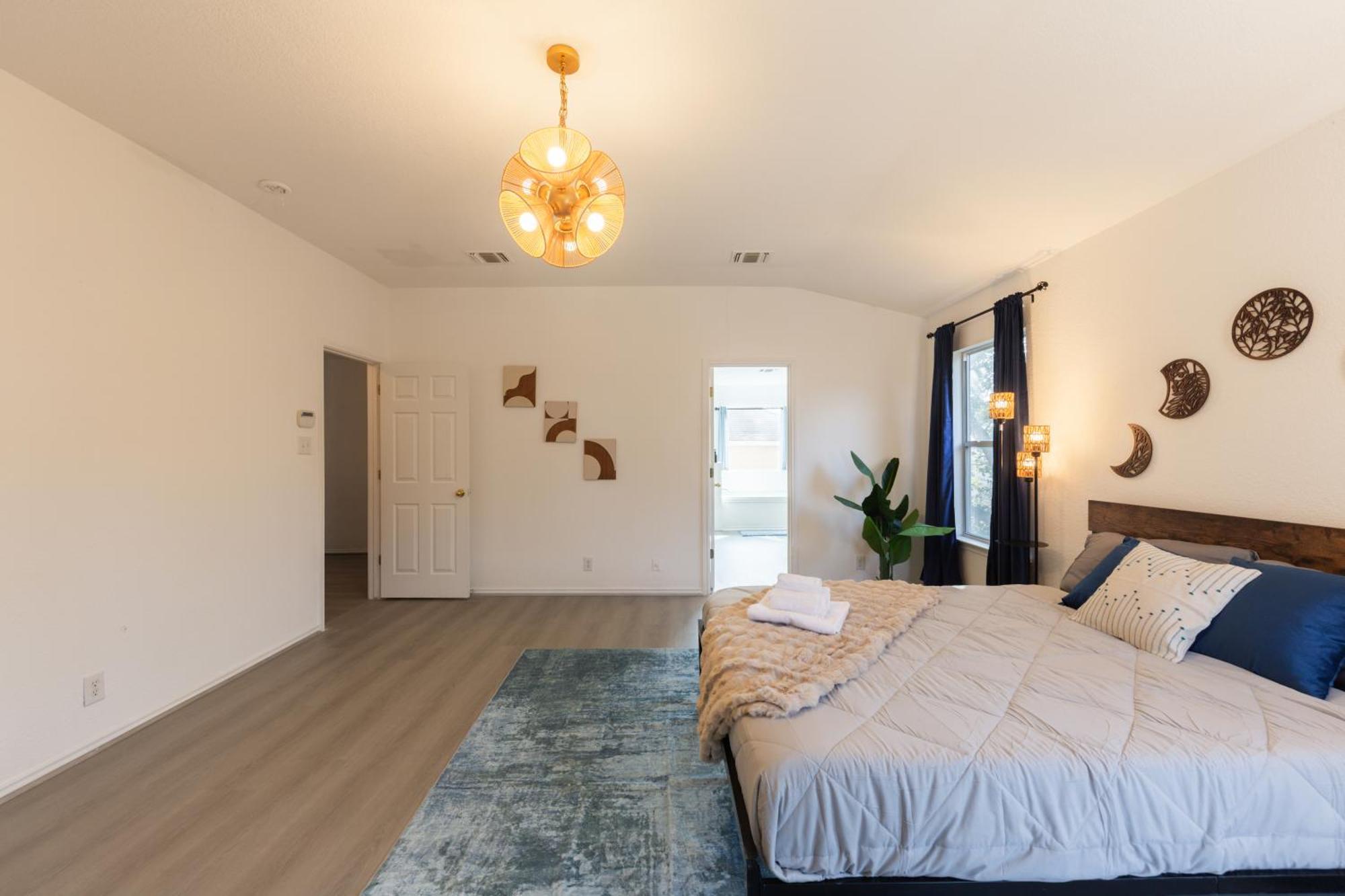 10819 - Family-friendly Near Lackland Afb