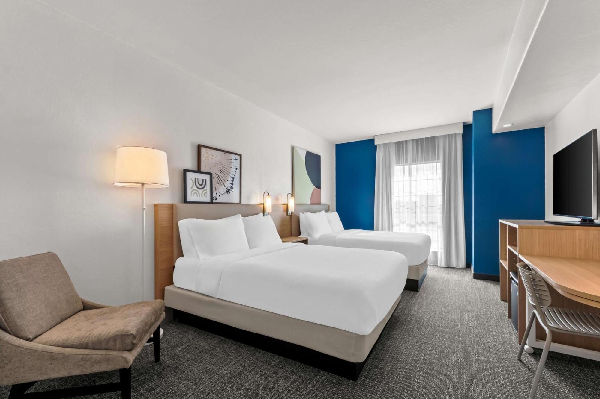 Hotel Spark By Hilton Near Seaworld