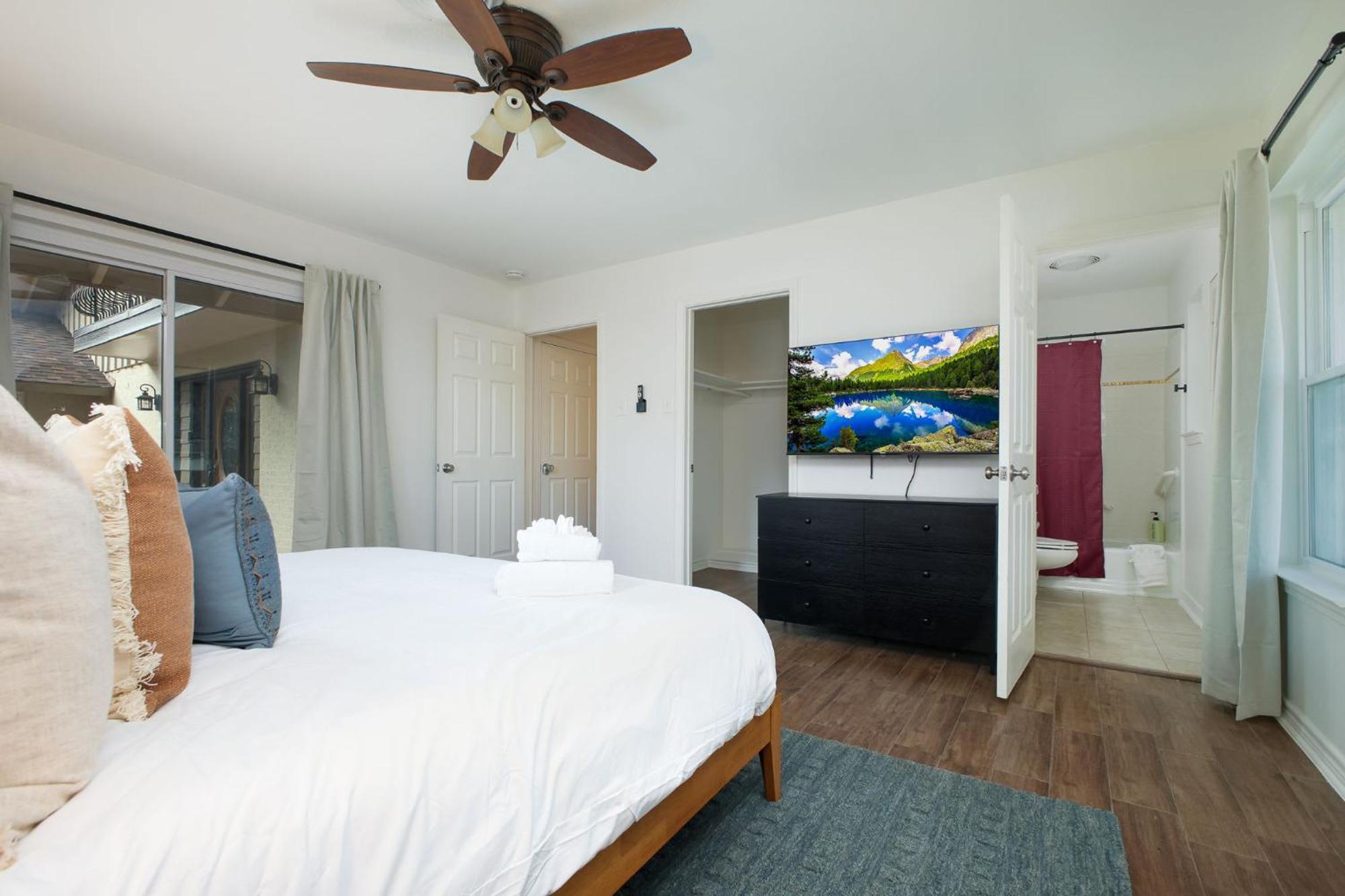 Sleeps 16 Private Pool Sport Court Hot Tub Arcade Holiday home San Antonio