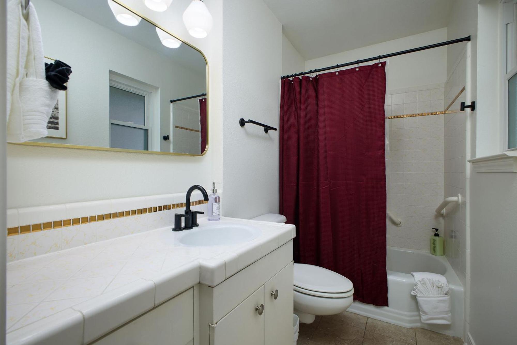 Holiday home Sleeps 16 Private Pool Sport Court Hot Tub Arcade *