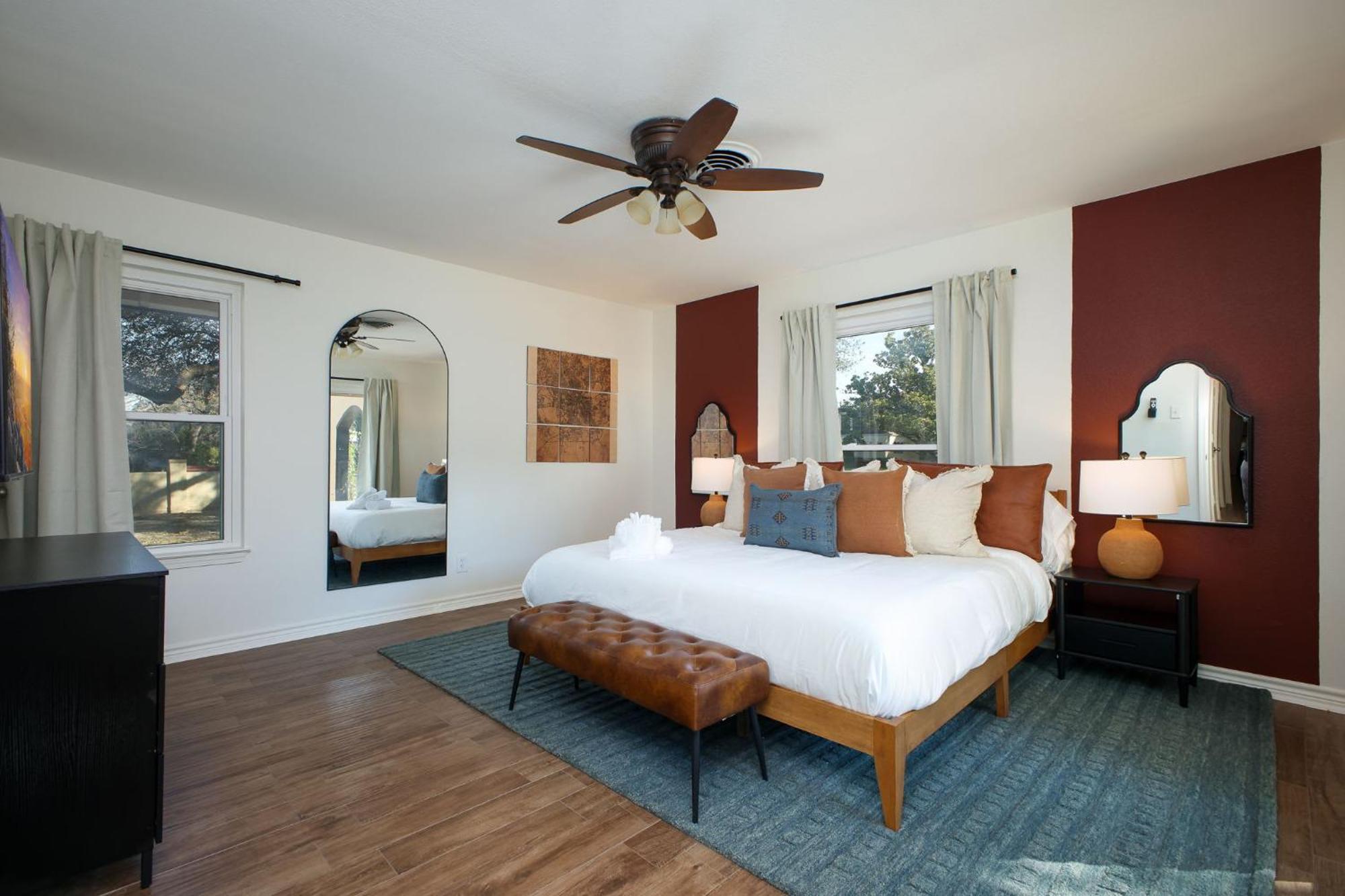 Sleeps 16 Private Pool Sport Court Hot Tub Arcade Holiday home San Antonio