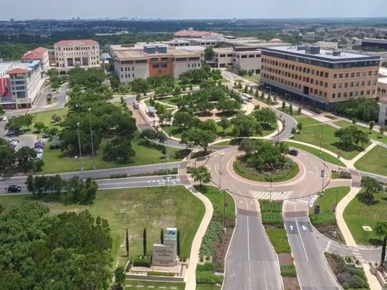 Southern Private In Shared Near Downtown San Antonio