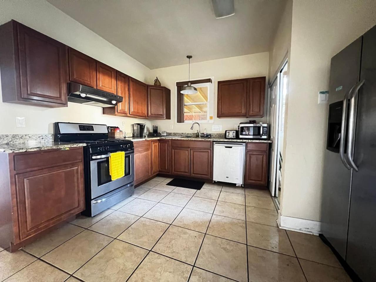 Southern Private In Shared Near Downtown Holiday home San Antonio