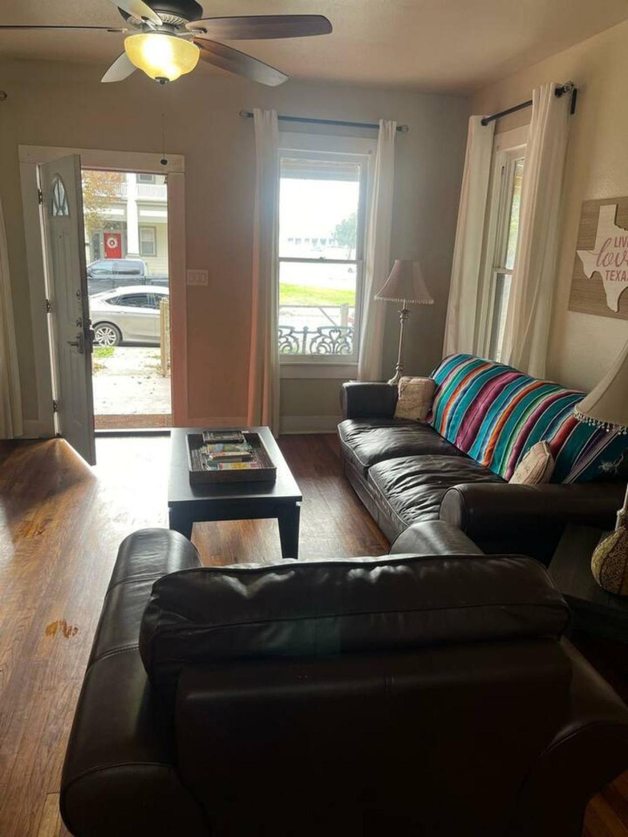 Southern Private In Shared Near Downtown *
