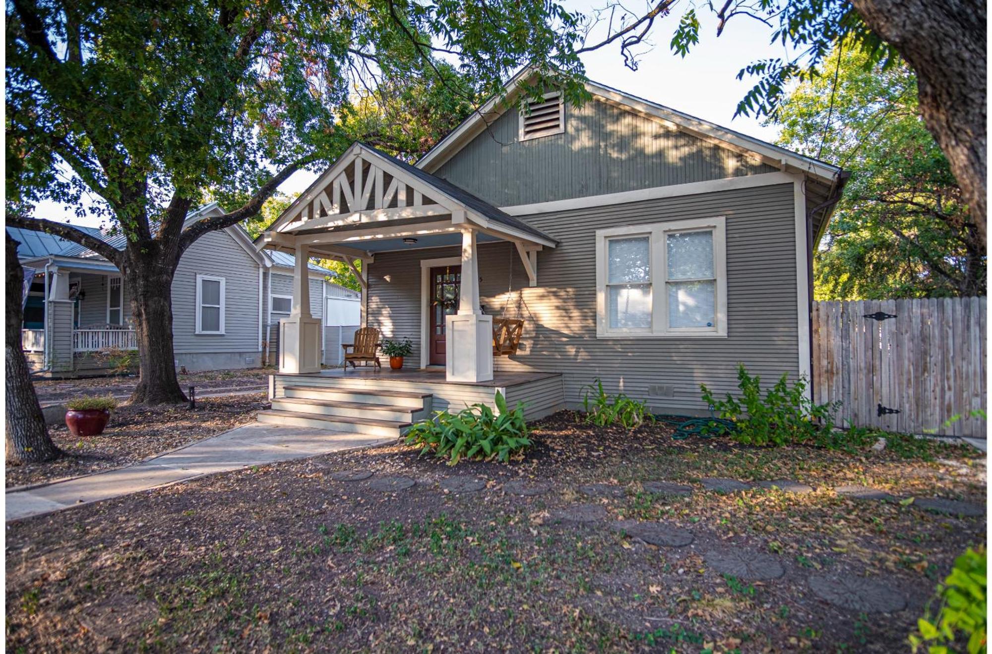 Chic Downtown With Garden And Bbq Grill Holiday home
