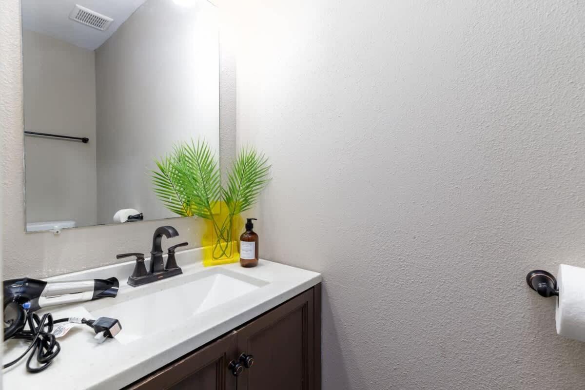 12510 Stunning 4br With Stylish Design Holiday home San Antonio