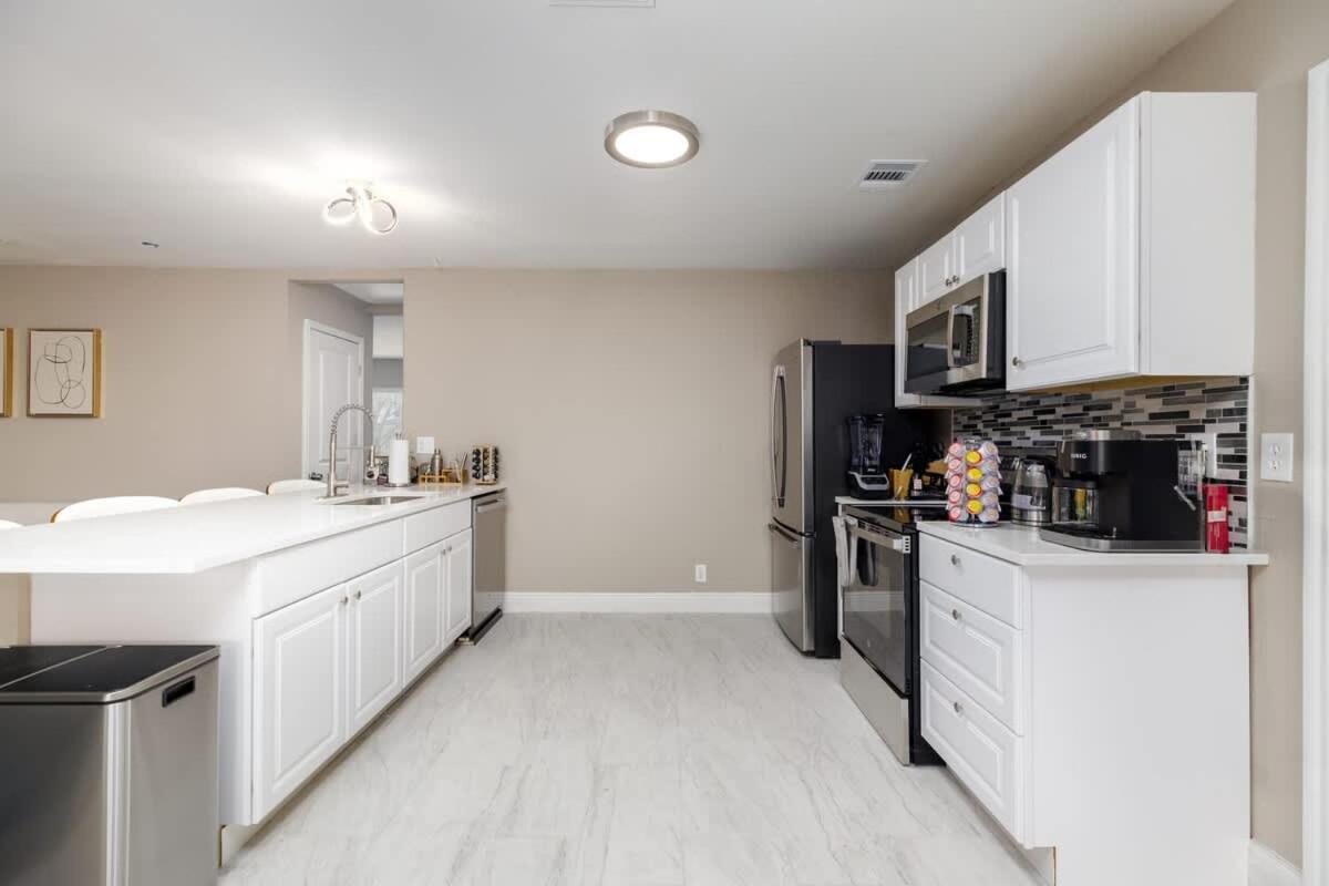 12510 Stunning 4br With Stylish Design * San Antonio