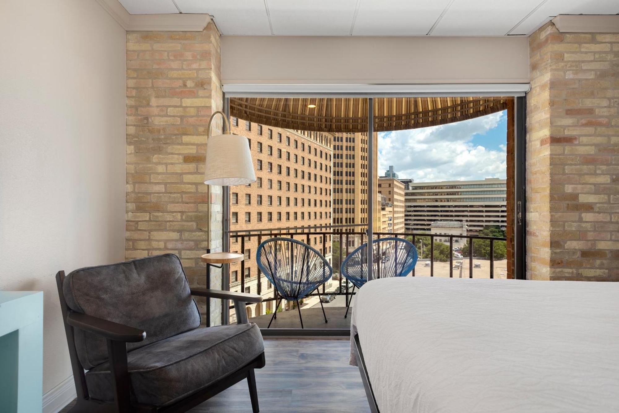 Riverwalk Plaza Hotel San Antonio