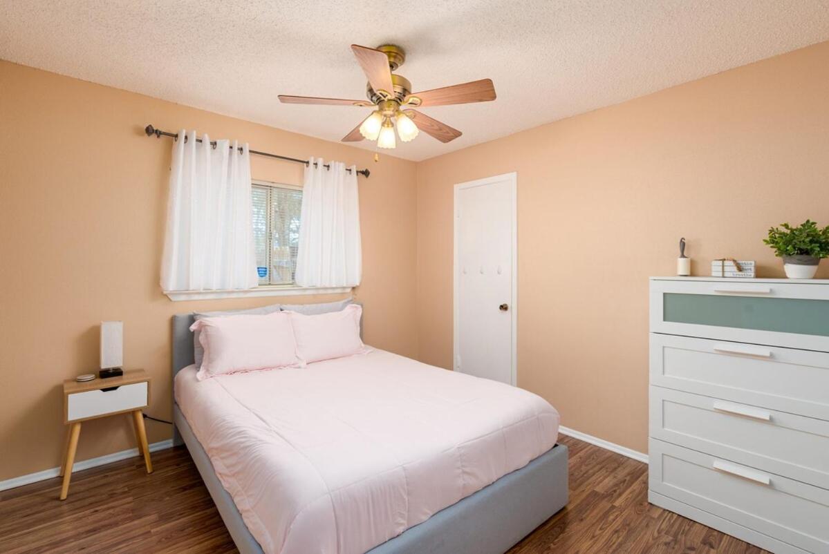 Backyard, Garage, Free Parking, Near Medical Center * San Antonio