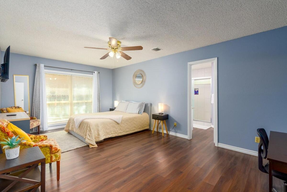Backyard, Garage, Free Parking, Near Medical Center
